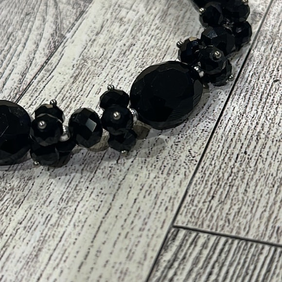 Black faceted sparkling beaded necklace - Picture 3 of 4